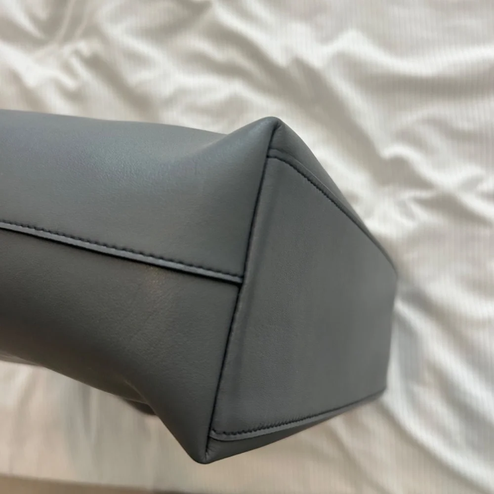 Authentic Bally full leather bag - Picture 5 of 8